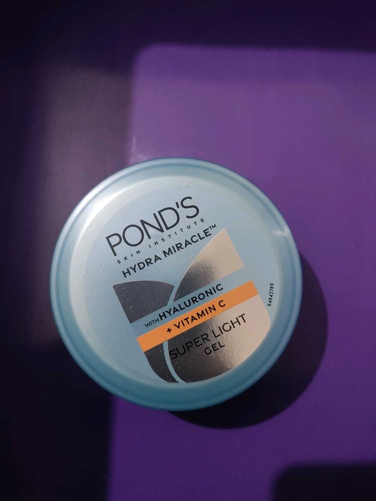 Pond&#39;s Hydra Miracle Hyaluronic Vitamin C Gel