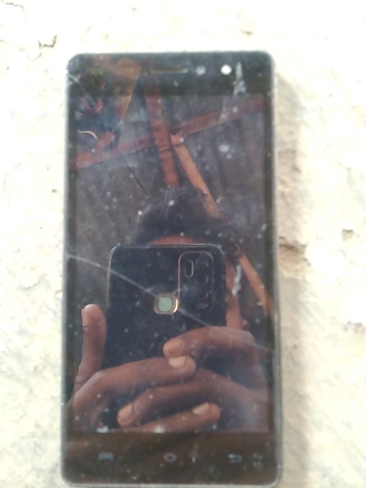 Xolo Era 4G