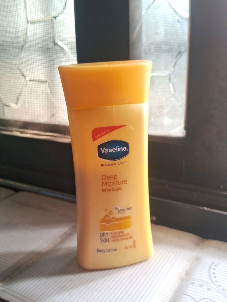 Vaseline Deep Moisturizer