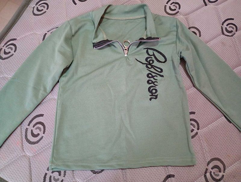 Green Long Sleeve Top