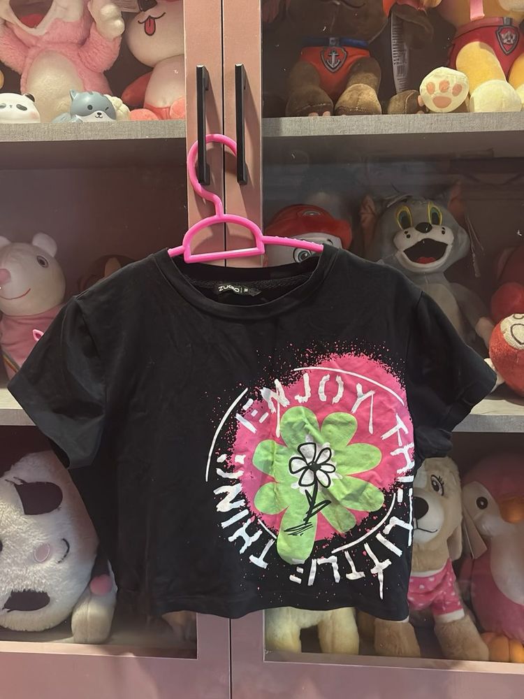 Black Graphic Crop Tee