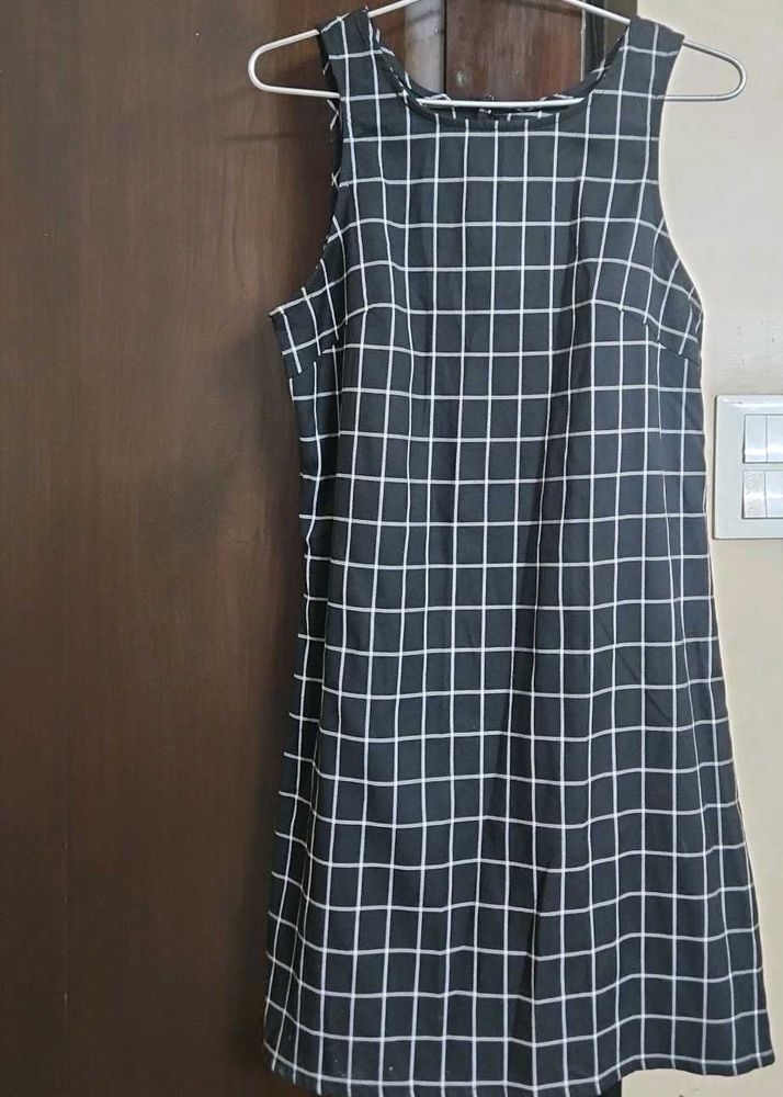 Chic Black &amp; White Checkered Dress