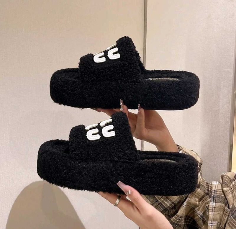 High quality furr heel slides for women 💫
