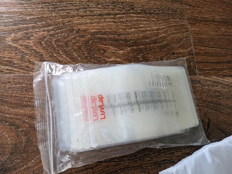 Luvlap Breast Milk POUCHES