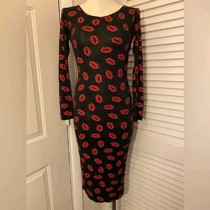 Kiss Print Bodycon Midi Dress