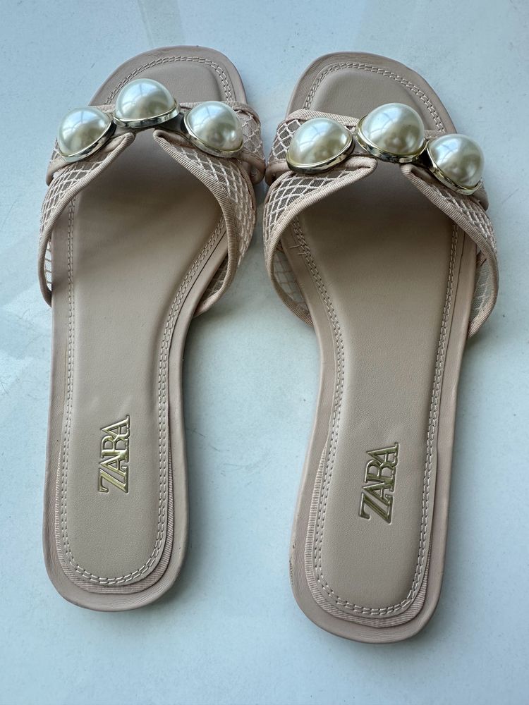 Zara Sliders In Beige