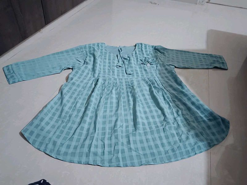 Sky Color Top