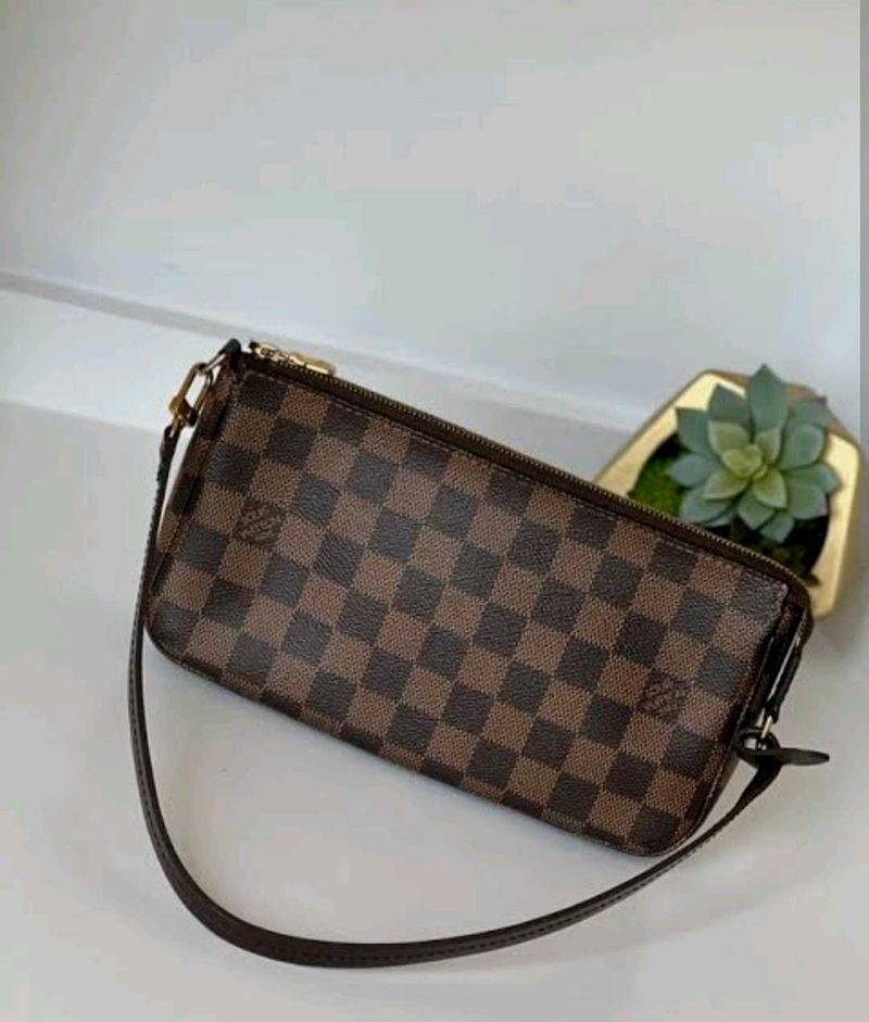 Louis Vuitton Damier Ebene Pochette