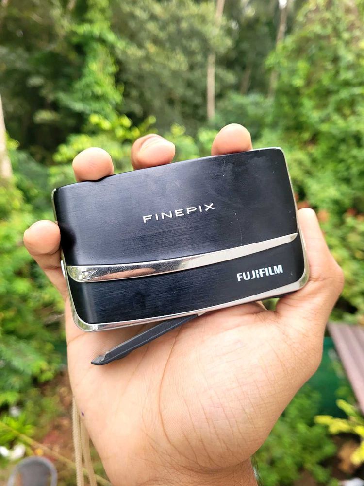 Fujifilm FinePix Z70 Digital Camera