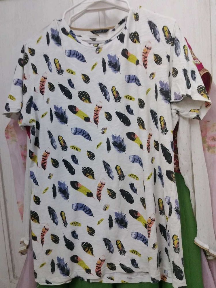 Feather Print T-Shirt