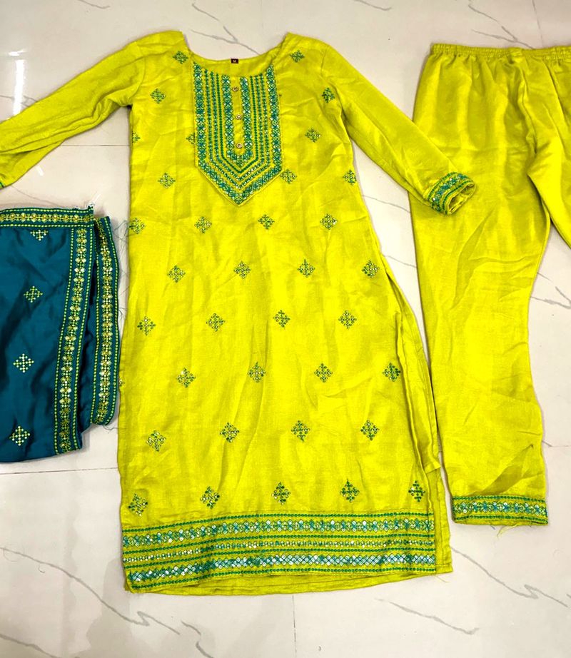 Embroidered Salwar Kameez Suit🦋