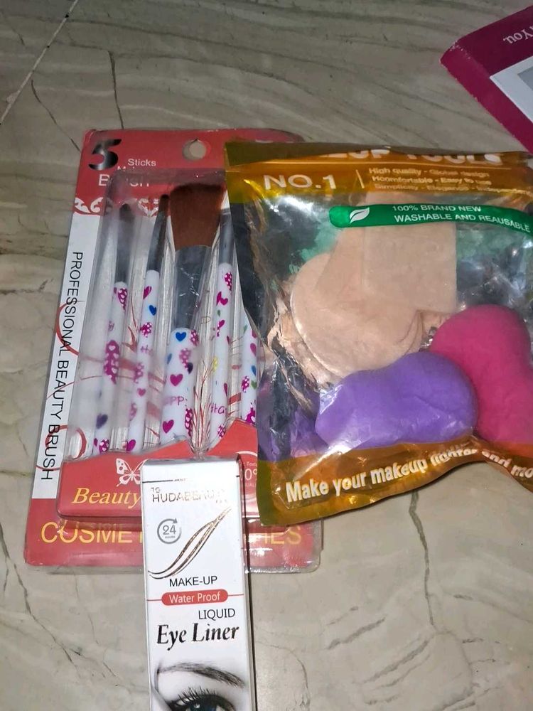 Makeup Brush &amp; Sponge Set