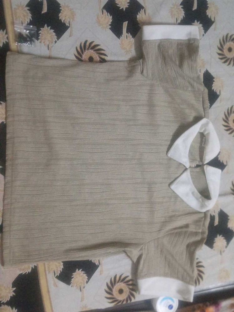 Stylish Collared Short Sleeve Top