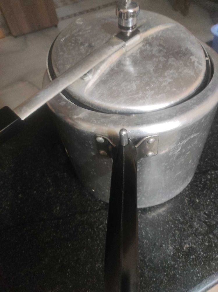 Hawkins Cooker