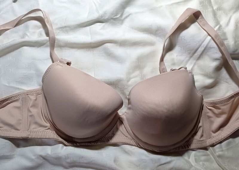 Nude Levis&#39; 32D (70D)