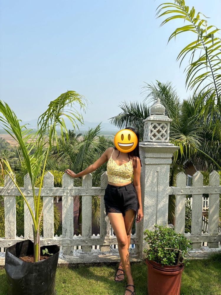 Yellow back strip top