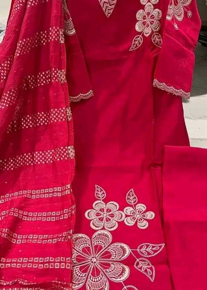 Elegant Red Embroidered Kurta Set