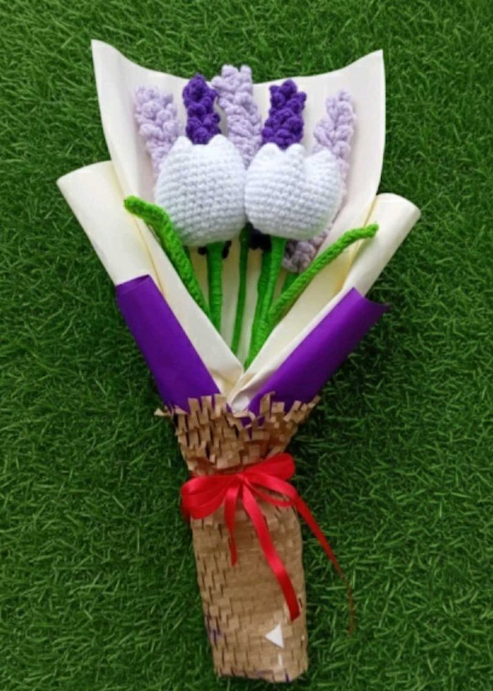 crochet tulip bouquet