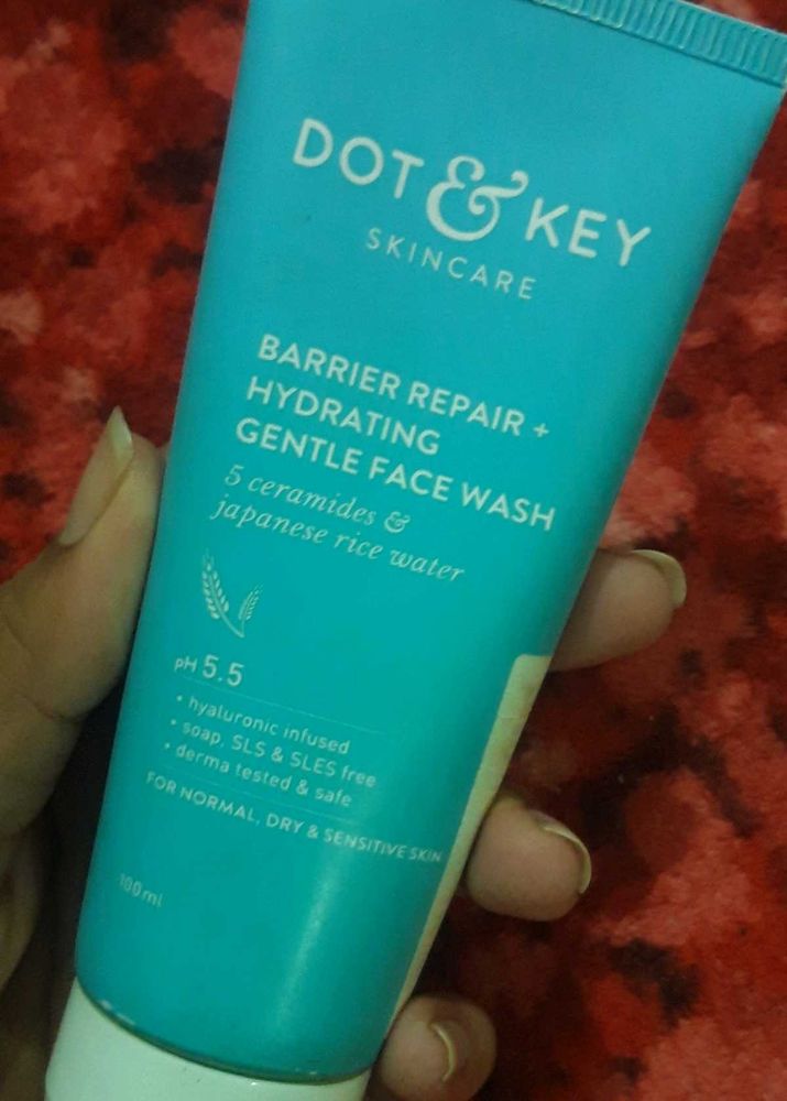 Dot &amp; Key Face Wash