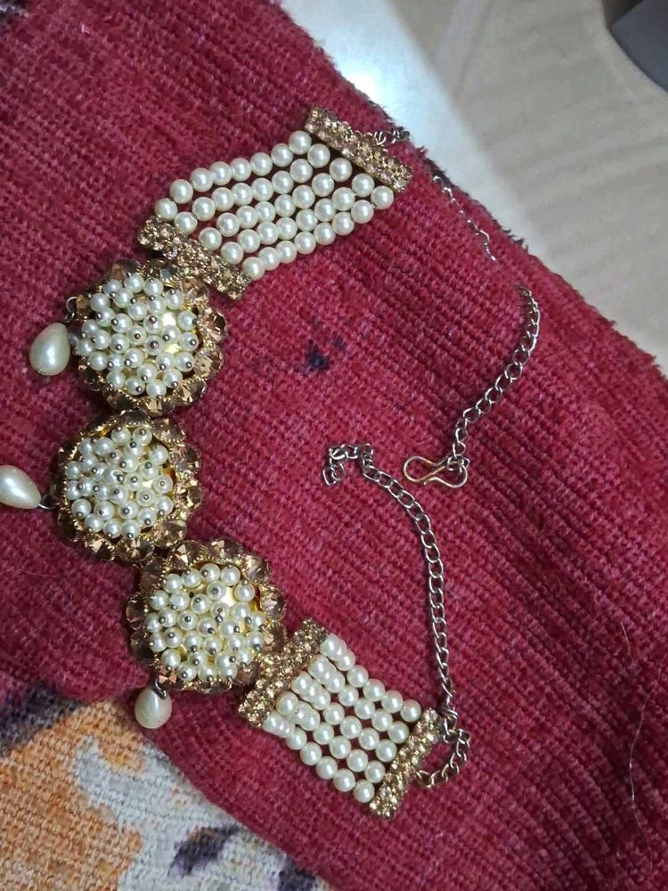 Pearl &amp; Gold Tone Necklace