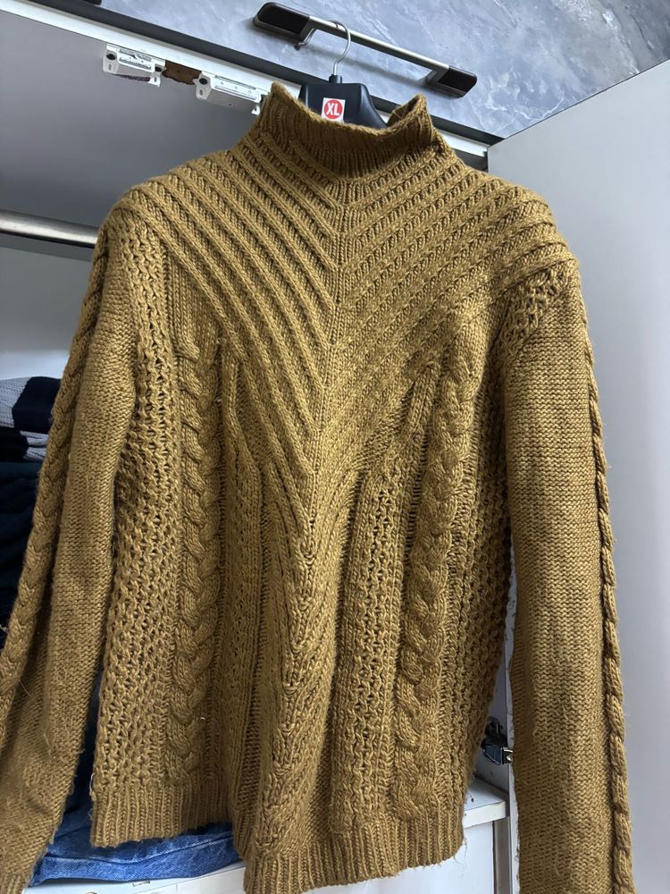 UNISEX Cozy Brown Knit Turtleneck Sweater