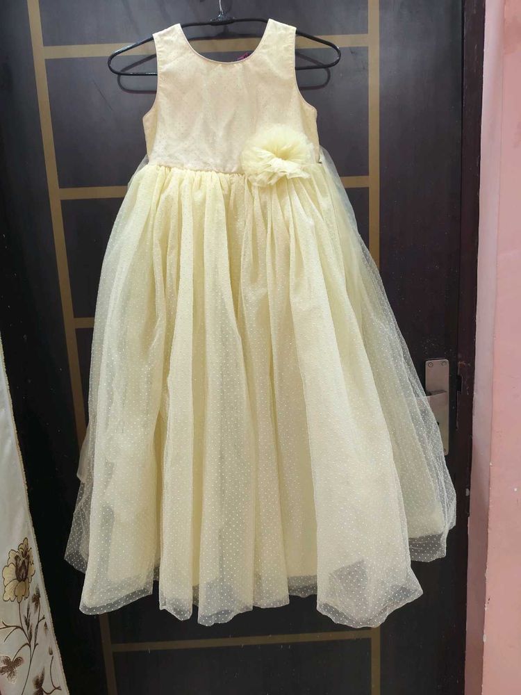 Discount On branded Yellow Flower Girl Dress👗Gown