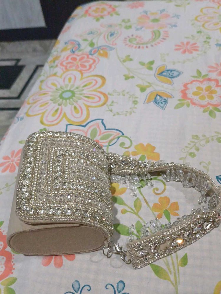 Belated Cluth.phone Can Not Fit In Purce