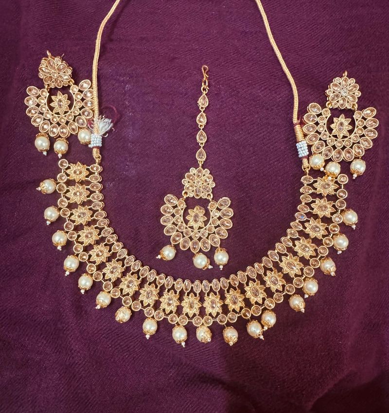 Elegant Gold &amp; Pearl Indian Jewelry Set