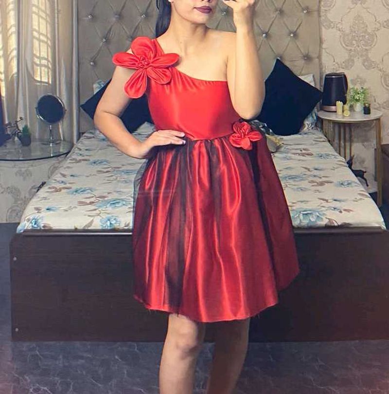 Red One-Shoulder Party Dress