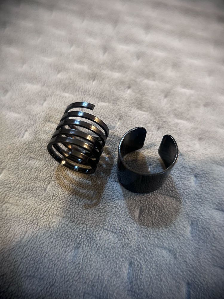 Set of 2 Black Rings