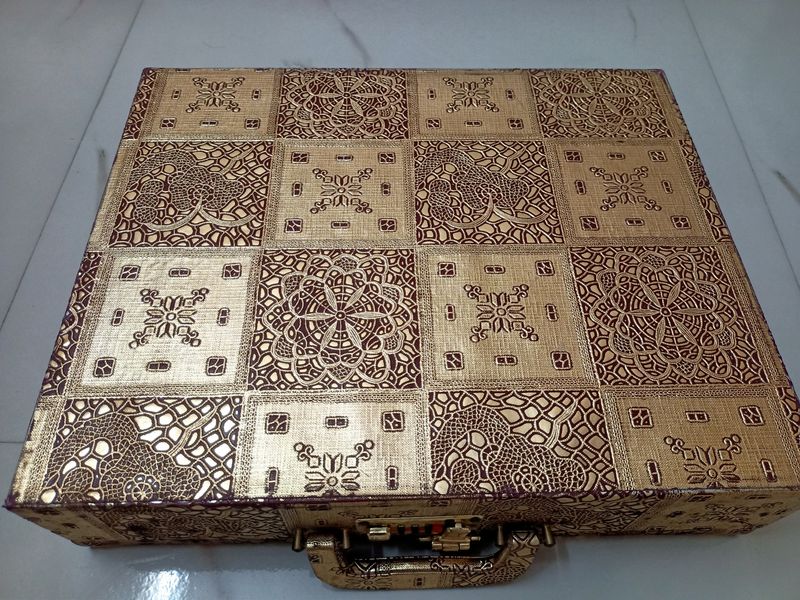 Bangel Or Multiple Purpose Box