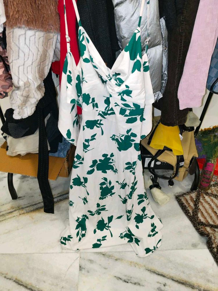 Sexy Knot Detail Tie Back Dress