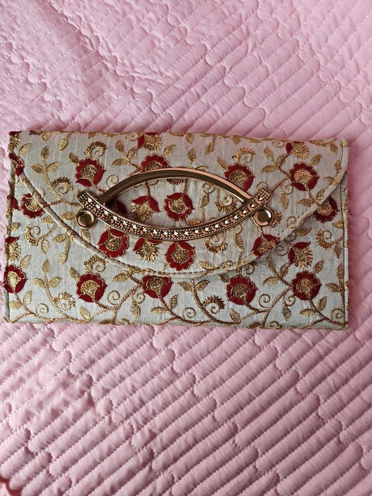 Ethnic Clutch ✨️🦢🪷