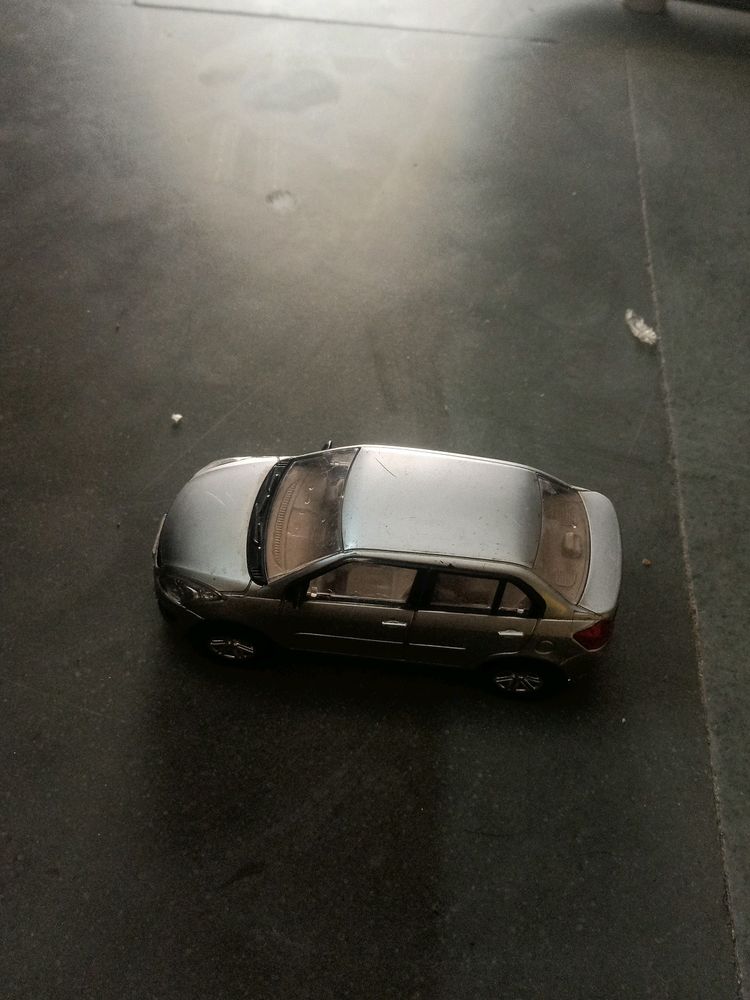 Toy car
