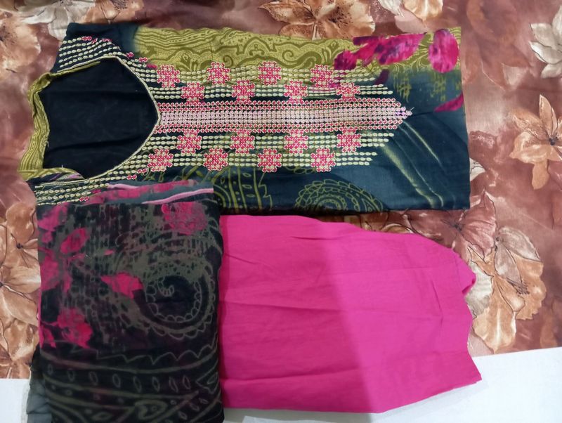 Black Floral Kurti Pink Salwar With Printed Duppat