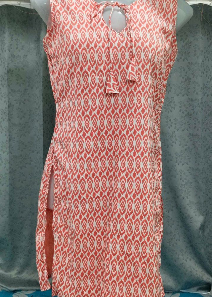 Patterned Sleeveless Kurti