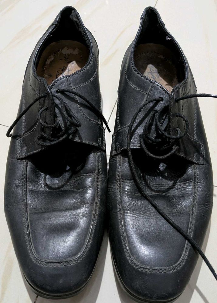 Clarks branded Black Formal Shoes