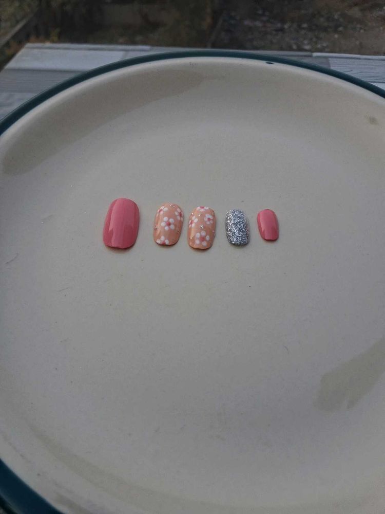 Press-On Nail Set