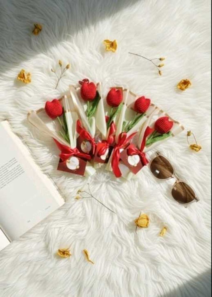 One Crochet Tulip Bouquet