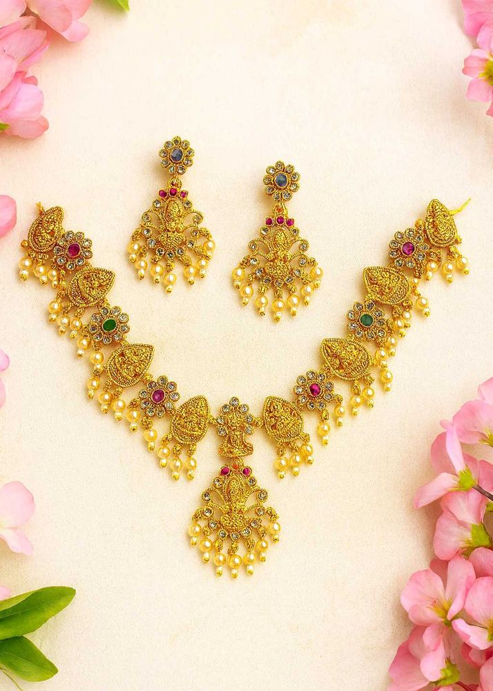 Elegant Gold-Toned Necklace Set