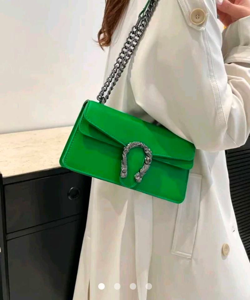 Chic Green Shoulder Bag