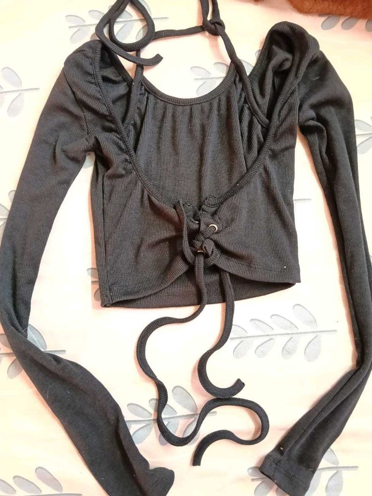 Black Long Sleeve Crop Top