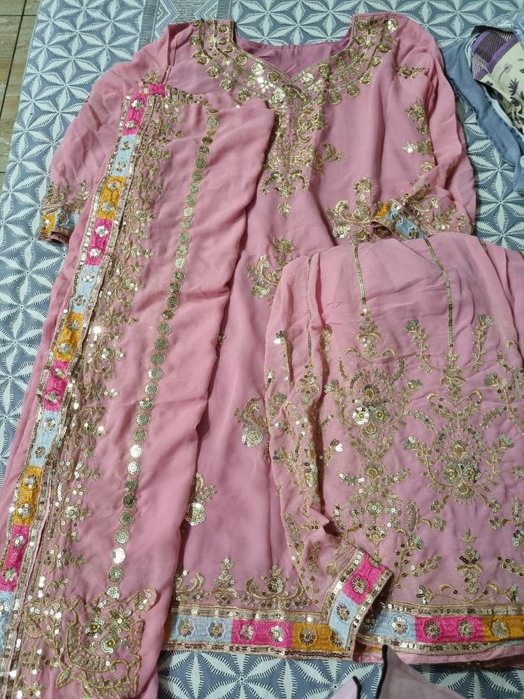 Party Wear Suit @ Rs2000