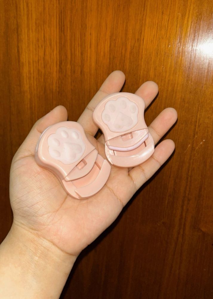 Cute Paw Eyelash Curler