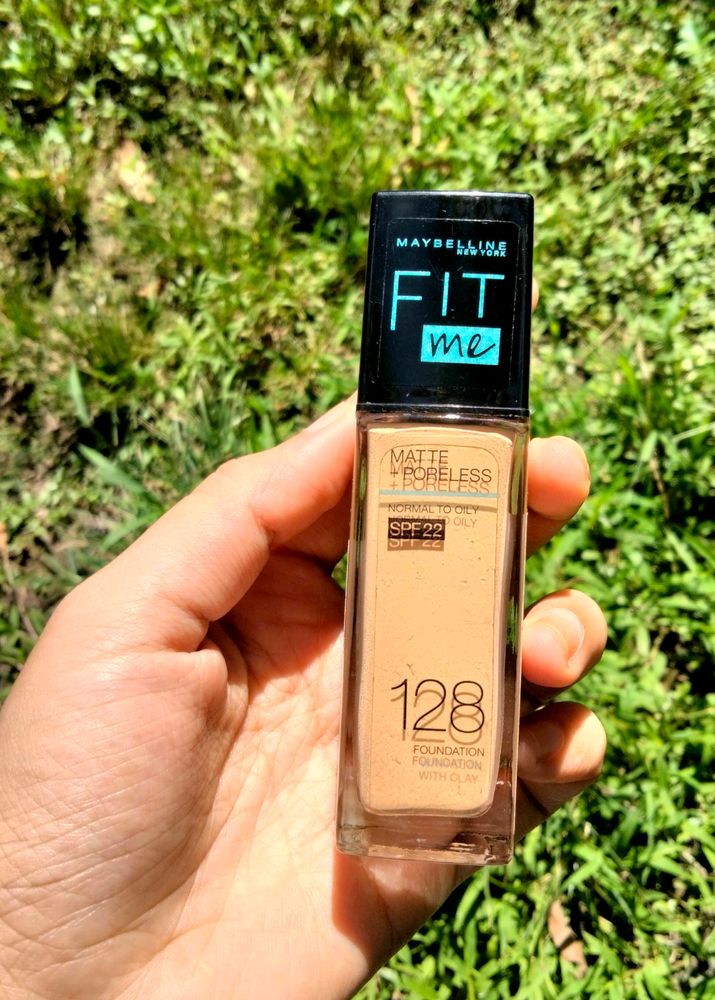 Maybelline New York Fit Me Matte +Poreless Normal To Oily SPF 22 Foundation
