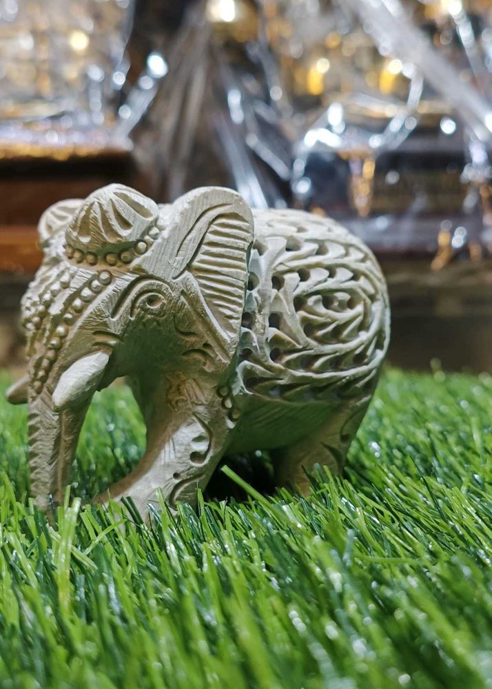 Marble Elephant (3 Cut)