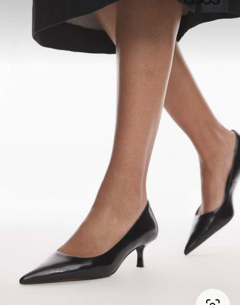 Authentic Clarks Leather Pumps Heel