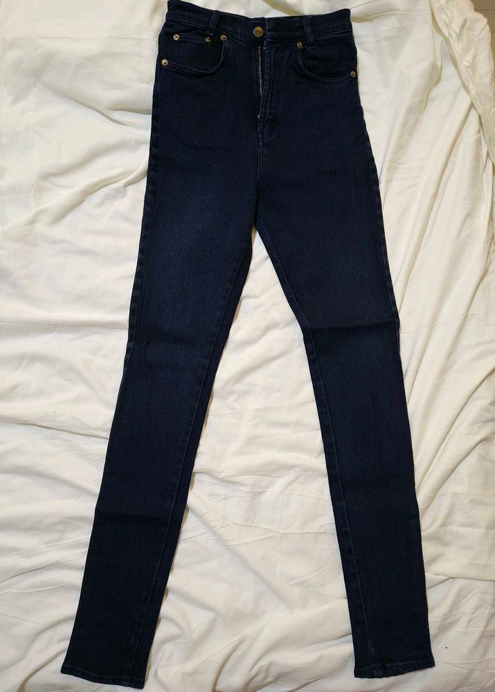 Skinny Jeans In Navy Blue Color