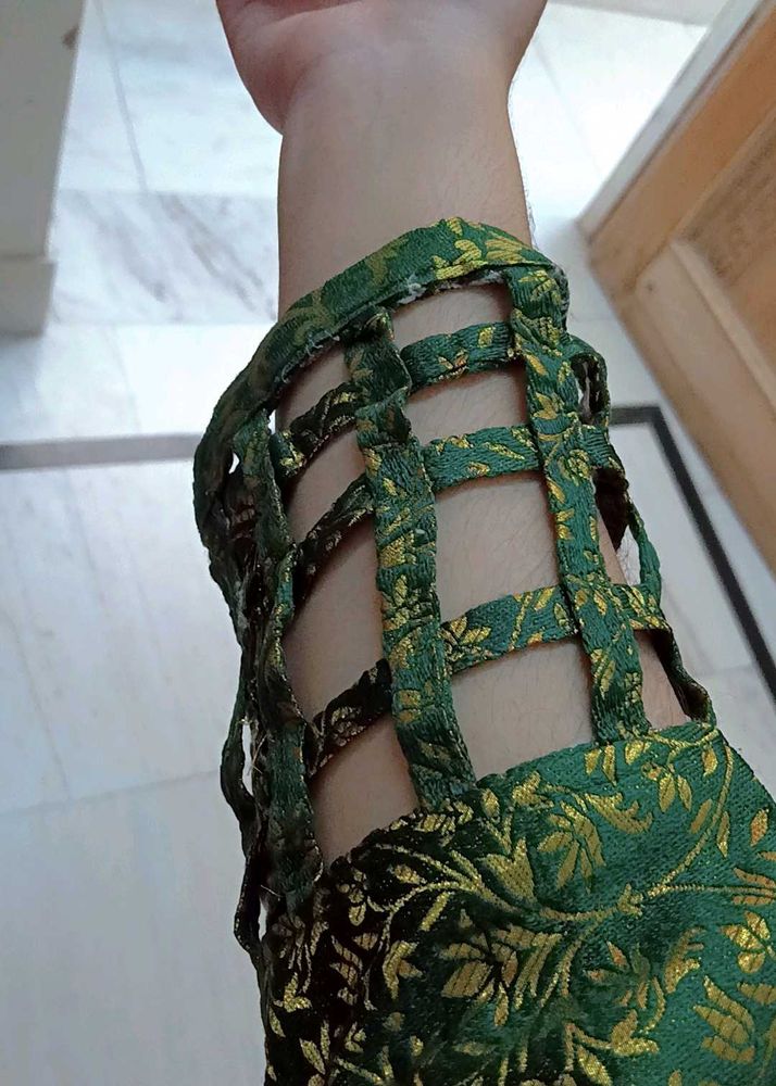 Green Kurti &amp; Off White Lehnga