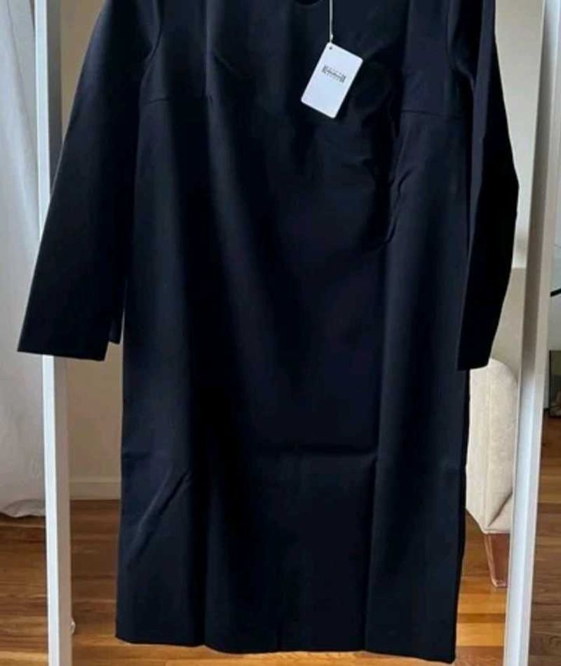 Elegant Black Midi Dress